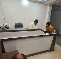 Goroomgo Medhya Grand Varanasi