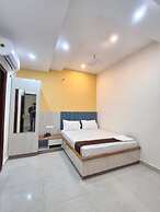 Goroomgo Medhya Grand Varanasi