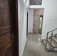 Goroomgo Medhya Grand Varanasi