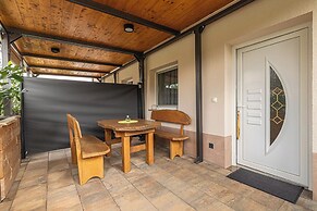 Natura Kolpa Orange Apartment