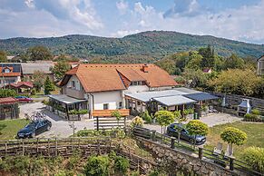 Natura Kolpa Orange Apartment