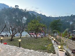 Cabana Riverside Resort - Kainchi Dham