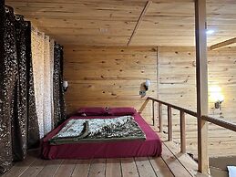 Cabana Riverside Resort - Kainchi Dham