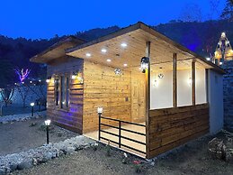 Cabana Riverside Resort - Kainchi Dham