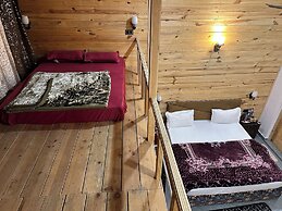 Cabana Riverside Resort - Kainchi Dham