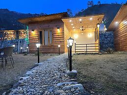 Cabana Riverside Resort - Kainchi Dham