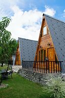 Cabana Riverside Resort - Kainchi Dham