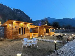 Cabana Riverside Resort - Kainchi Dham