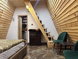 Cabana Riverside Resort - Kainchi Dham