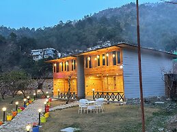 Cabana Riverside Resort - Kainchi Dham
