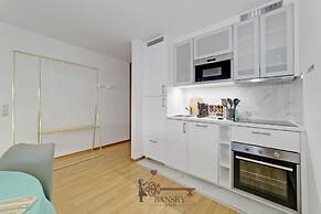 Central Bright Apartment on two Floors Turquoise