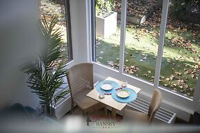 Central Bright Apartment on two Floors Turquoise