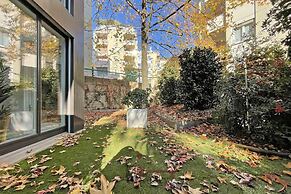 Central Bright Apartment on two Floors Turquoise