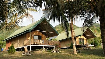 Lodge Hummingbird - Lake Bosomtwe