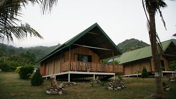 Lodge Hummingbird - Lake Bosomtwe