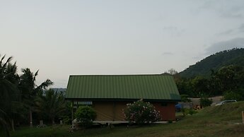 Lodge Hummingbird - Lake Bosomtwe