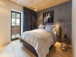 Duplex With Palace Views