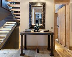 Duplex With Palace Views