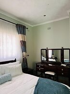 Rustic 3 Bedroom Cottage - 2267