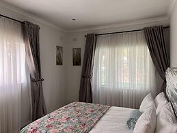 Rustic 3 Bedroom Cottage - 2267