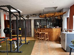 Rustic 3 Bedroom Cottage - 2267