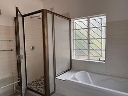 Rustic 3 Bedroom Cottage - 2267