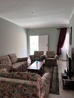 Rustic 3 Bedroom Cottage - 2267