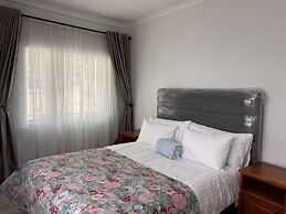 Rustic 3 Bedroom Cottage - 2267