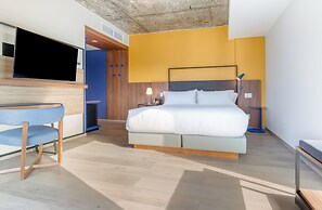 Tru By Hilton Chillan Ferrat