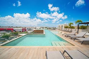 2 BR Condo Rooftop Gym & Pool - Veronica
