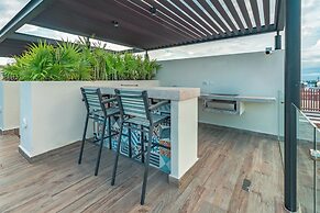 2 BR Condo Rooftop Gym & Pool - Veronica