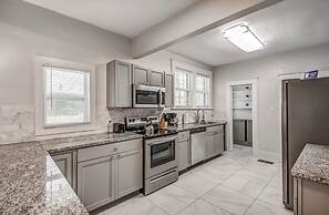 The Rolling Stone Near Downtown