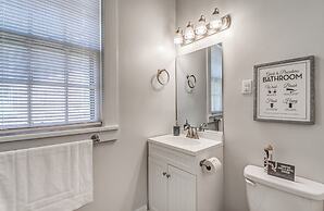 The Rolling Stone Near Downtown