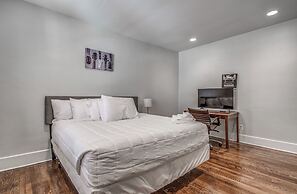 The Rolling Stone Near Downtown