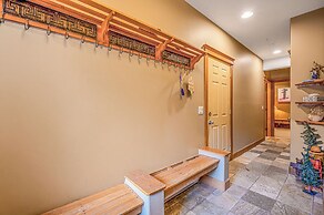 Treetop Getaway Ski In and Out Sleeps 10