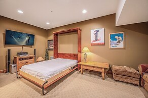Treetop Getaway Ski In and Out Sleeps 10