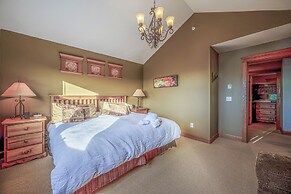 Treetop Getaway Ski In and Out Sleeps 10