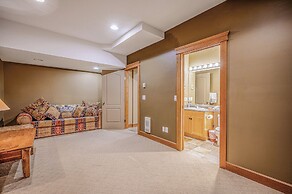 Treetop Getaway Ski In and Out Sleeps 10