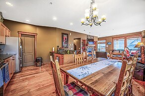 Treetop Getaway Ski In and Out Sleeps 10