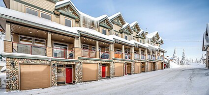 Treetop Getaway Ski In and Out Sleeps 10