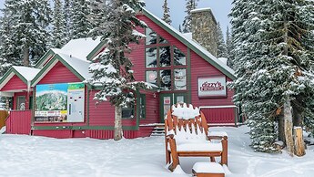 Treetop Getaway Ski In and Out Sleeps 10