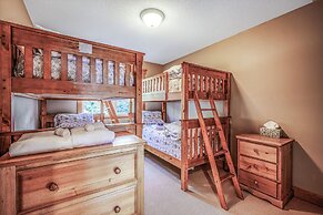 Treetop Getaway Ski In and Out Sleeps 10
