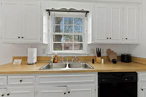 Large Fenced Yard Shamrock Stay