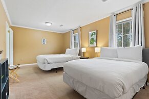 Large Fenced Yard Shamrock Stay