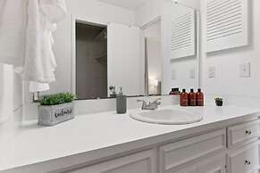 Large Fenced Yard Shamrock Stay