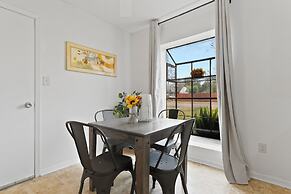 Large Fenced Yard Shamrock Stay