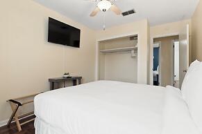 Large Fenced Yard Shamrock Stay