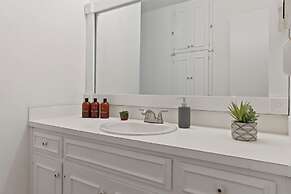 Large Fenced Yard Shamrock Stay