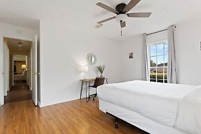 Large Fenced Yard Shamrock Stay