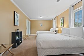 Large Fenced Yard Shamrock Stay